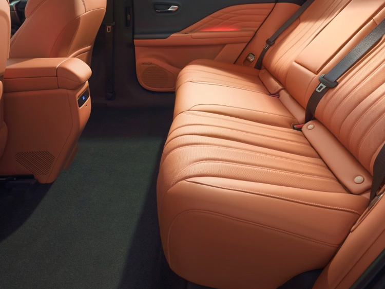 Second-Row Large Angle Adjustment