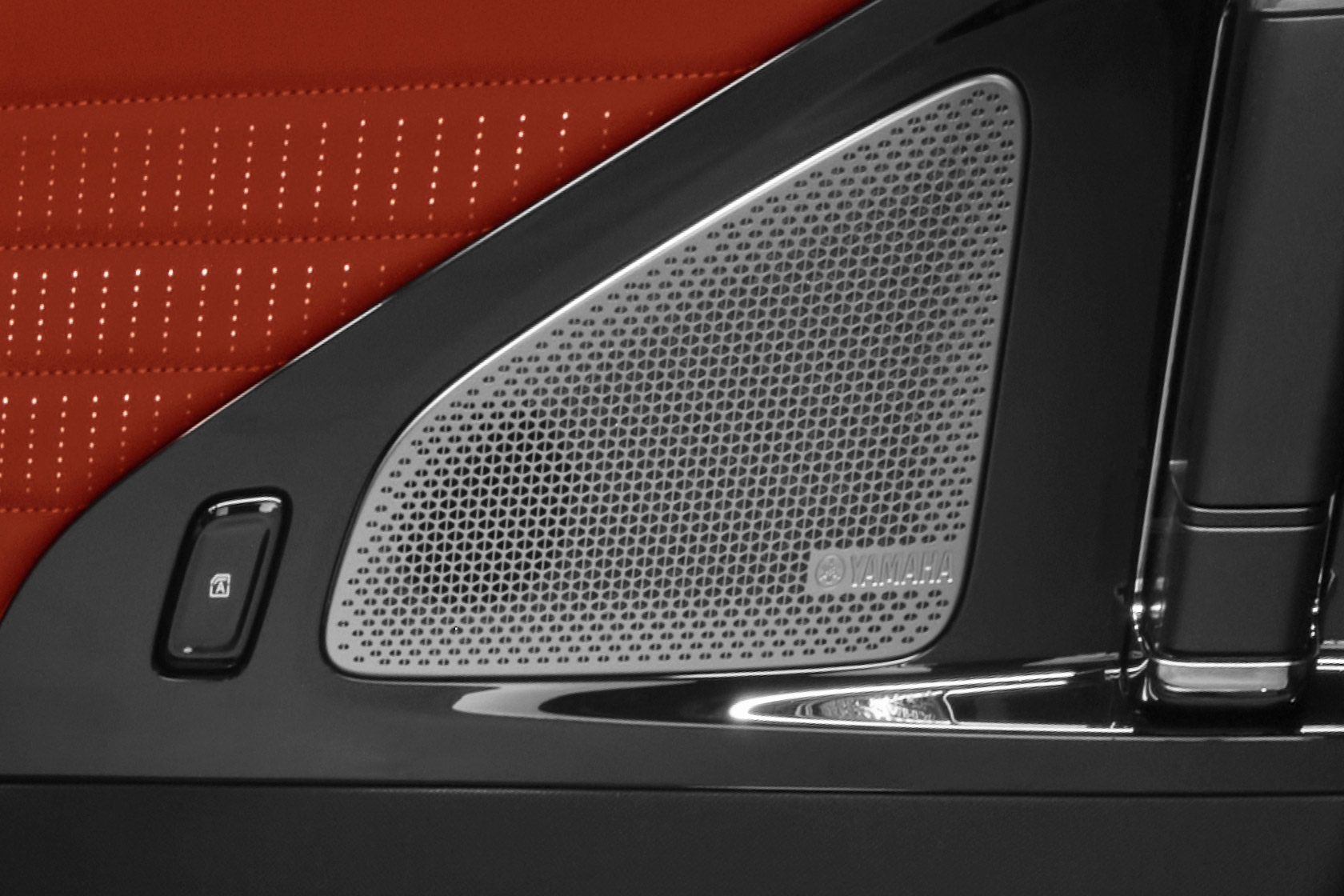 YAMAHA Premium Sound System | ระบบเสียงคุณภาพ 16 ตำแหน่ง ให้เสียงคมชัดรอบทิศทาง